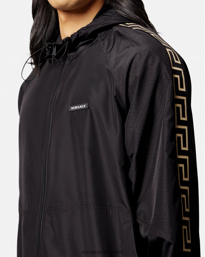 hombres chaqueta deportiva de nailon con Greca Versace negro 2RP40F1452 ropa
