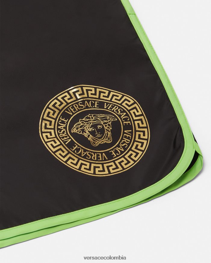 niños shorts de baño con medusa Versace menta y negro 2RP40F2112 ropa